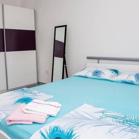 Apartment Vodice - Lovric Extérieur photo