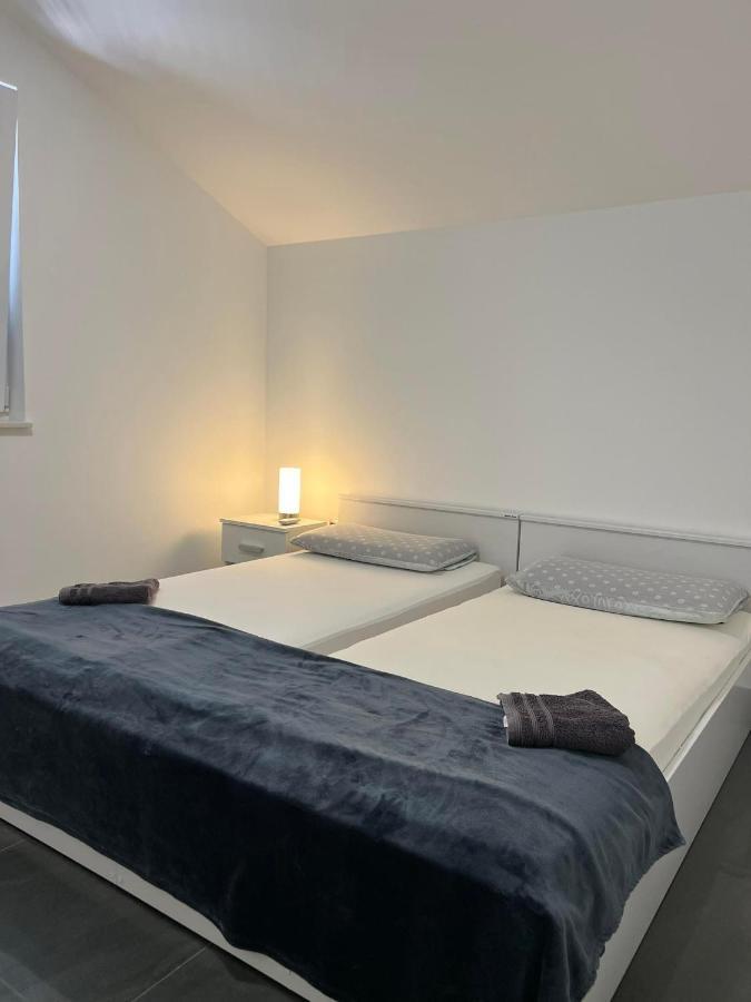 Apartment Vodice - Lovric Extérieur photo